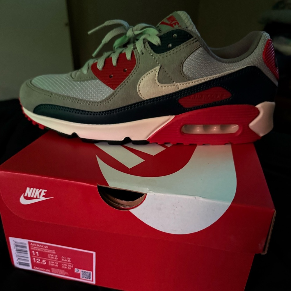 NWT Men’s Nike Air Max Sneakers in Red/Gray/Cream $120 or BEST REASONABLE OFFER!